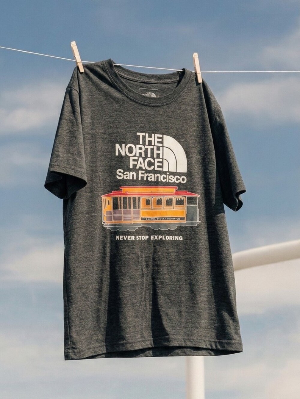 The North Face Women's' San Francisco Cable Car Graphic Tee - Charcoal XL - Picture 2 of 7